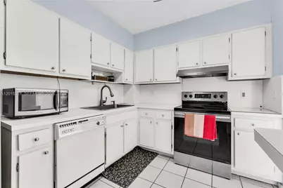 4001 Hillcrest Dr #812, Hollywood, FL 33021 - Photo 8