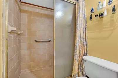 4001 Hillcrest Dr #812, Hollywood, FL 33021 - Photo 20