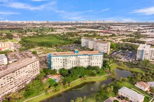 4001 Hillcrest Dr, Hollywood, FL 33021 - Photo 2
