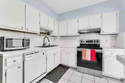 4001 Hillcrest Dr #812, Hollywood, FL 33021 - Photo 12