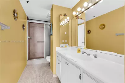 4001 Hillcrest Dr #812, Hollywood, FL 33021 - Photo 18