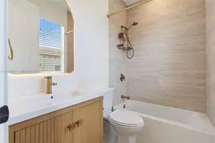 61 Via Floresta Dr, Boca Raton, FL 33487 - Photo 12