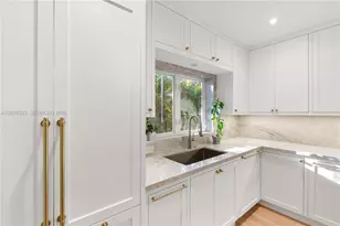 600 San Lorenzo Ave, Coral Gables, FL 33146 - Photo 10