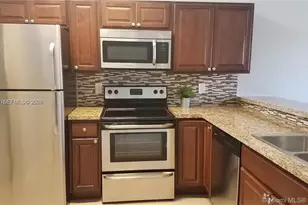 22202 Glenmoor Dr, West Palm Beach, FL 33409 - Photo 4
