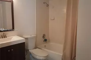 22202 Glenmoor Dr, West Palm Beach, FL 33409 - Photo 12