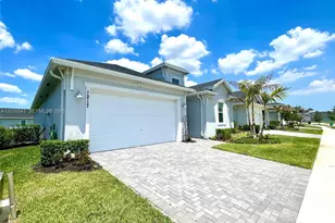 1217 SE Crosswood Wy, Port Saint Lucie, FL 34984 - Photo 2
