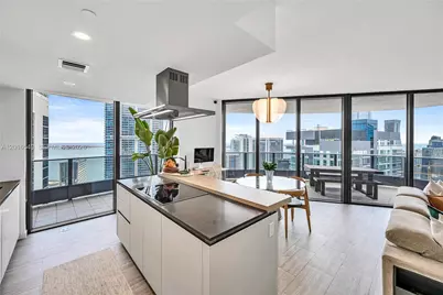 1000 Brickell Plz #4601, Miami, FL 33131 - Photo 16