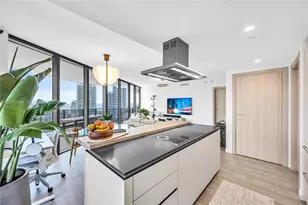1000 Brickell Plaza, Miami, FL 33131 - Photo 18