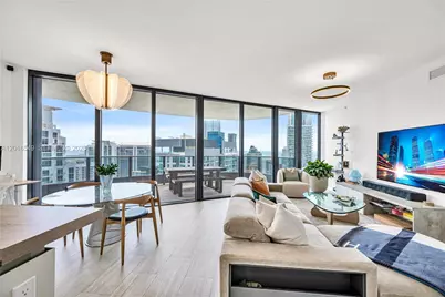 1000 Brickell Plz #4601, Miami, FL 33131 - Photo 4