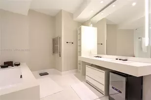 18555 Collins Ave, Sunny Isles Beach, FL 33160 - Photo 20