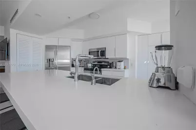 6301 Collins Ave #1102, Miami Beach, FL 33141 - Photo 10