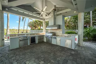 6301 Collins Ave, Miami Beach, FL 33141 - Photo 26