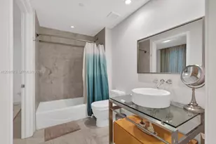 6000 Collins Ave, Miami Beach, FL 33140 - Photo 14