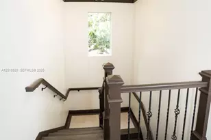 53 NE 49th St, Miami, FL 33137 - Photo 8
