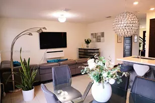 16012 NW 91st Ct, Miami Lakes, FL 33018 - Photo 4