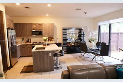 16012 NW 91st Ct, Miami Lakes, FL 33018 - Photo 2