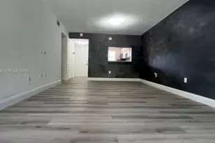 8885 Fontainebleau Blvd, Miami, FL 33172 - Photo 6