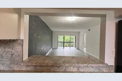 8885 Fontainebleau Blvd #205, Miami, FL 33172 - Photo 4