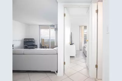 5555 Collins Ave #14U, Miami Beach, FL 33140 - Photo 38