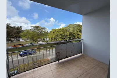 13685 NE 10th Ave #304, North Miami, FL 33161 - Photo 6