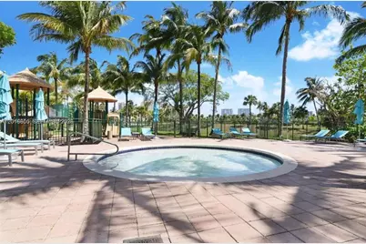 19501 W Country Club Dr #510, Aventura, FL 33180 - Photo 12