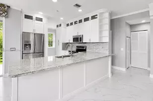 963 Falling Water Rd, Weston, FL 33326 - Photo 4