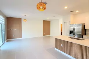663 SE 13th St Cir, Homestead, FL 33034 - Photo 4