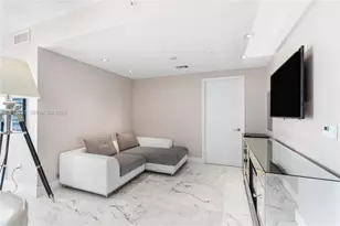 3951 S Ocean Dr, Hollywood, FL 33019 - Photo 8