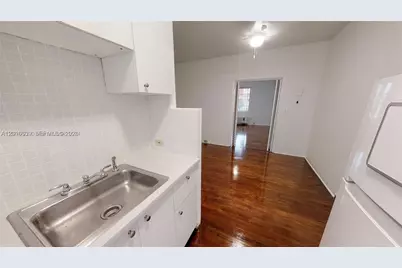 639 12 Street #3, Miami Beach, FL 33139 - Photo 2