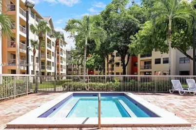 8343 Lake Dr #506, Doral, FL 33166 - Photo 24