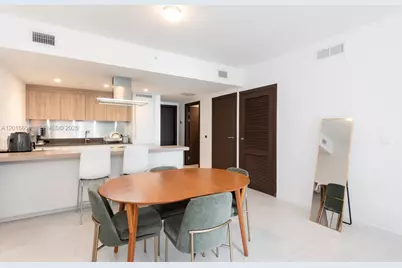 1000 Brickell Plz #2603, Miami, FL 33131 - Photo 8