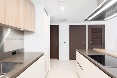 1000 Brickell Plz #2603, Miami, FL 33131 - Photo 24