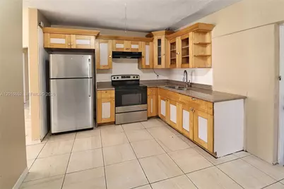 2001 NE 1st Ave #1, Pompano Beach, FL 33060 - Photo 6