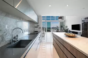 1040 Biscayne Blvd, Miami, FL 33132 - Photo 8