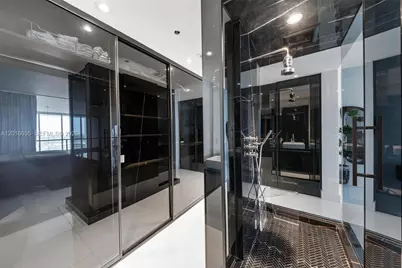 1040 Biscayne Blvd #2203, Miami, FL 33132 - Photo 36