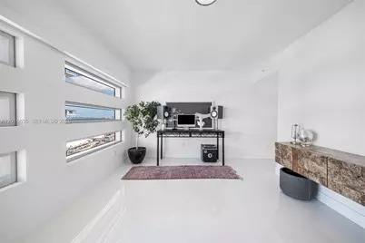 1040 Biscayne Blvd #2203, Miami, FL 33132 - Photo 42