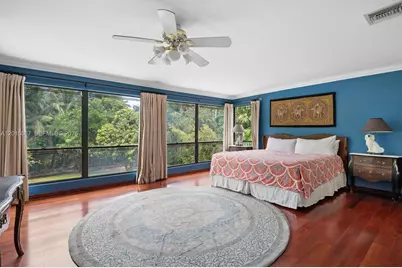 20021 NE 25th Ave, Miami, FL 33180 - Photo 16