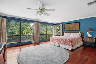 20021 NE 25th Ave, Miami, FL 33180 - Photo 16