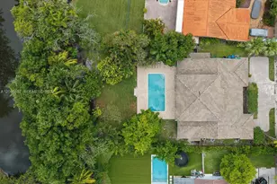 20021 NE 25th Ave, Miami, FL 33180 - Photo 32