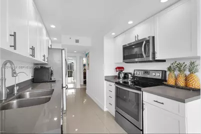 1000 W Island Blvd #2508, Aventura, FL 33160 - Photo 38