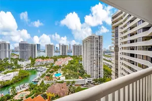 1000 W Island Blvd, Aventura, FL 33160 - Photo 30
