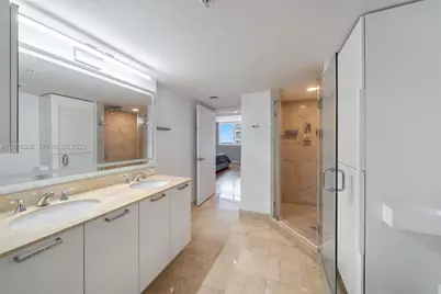 1800 N Bayshore Dr #2111, Miami, FL 33132 - Photo 18