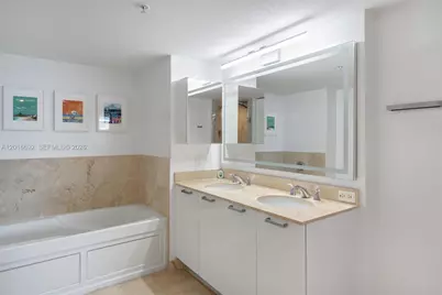 1800 N Bayshore Dr #2111, Miami, FL 33132 - Photo 20