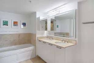1800 N Bayshore Dr, Miami, FL 33132 - Photo 20