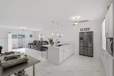 3177 NW 75th Way, Hollywood, FL 33024 - Photo 10