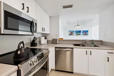 650 West Av #1406, Miami Beach, FL 33139 - Photo 14