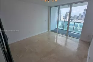 31 SE 5th St, Miami, FL 33131 - Photo 10