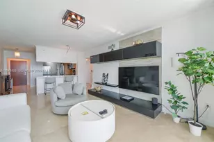 31 SE 5th St, Miami, FL 33131 - Photo 8