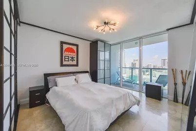 31 SE 5th St #3002, Miami, FL 33131 - Photo 6
