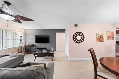 64 Wimbledon Lake Dr #64, Plantation, FL 33324 - Photo 4